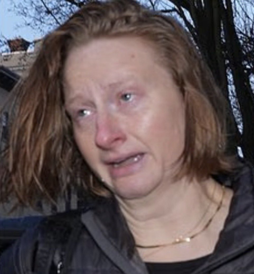 OliLondonTV's tweet image. Zohran Mamdani’s new tenant advocate breaks down in TEARS after being confronted by reporters for saying property ownership is rooted in white supremacy. 

Cea Weaver broke down in a flood of tears after reporters questioned her over her past comments which included: 

“Private…