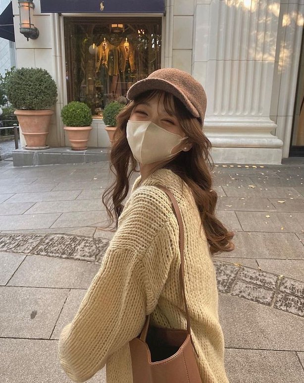 Aziz48's tweet image. 掃除機かけるのが面倒で掃除ロボット欲しい 🧞‍♀️