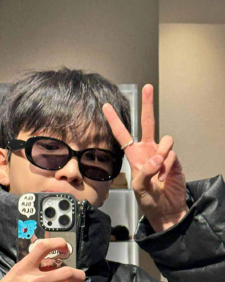 woonhakim9's tweet image. woonhak &amp;amp; eunchae as twins 

——
few tweets au
by © woonhakim9