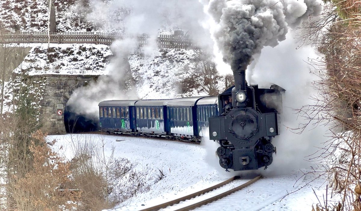 ColorJon89's tweet image. First #steamfix of 2026 at the Murtalbahn.