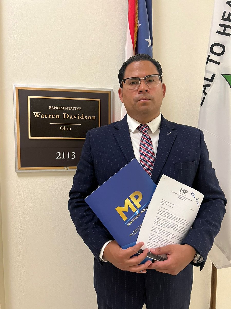 #ConsueloPorras tiene que explicarle al pueblo de Guatemala los motivos y resultados del viaje a Washington y Miami, realizado del 12 al 16 de noviembre, en el que se gastaron más de Q100,000 de fondos públicos el fiscal Eduardo Mejía en compañía de otros fiscales.