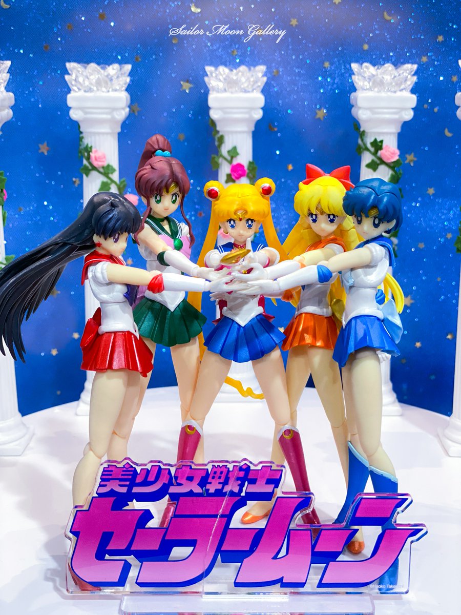 𝑺𝒂𝒊𝒍𝒐𝒓𝑴𝒐𝒐𝒏 𝑭𝒊𝒈𝒖𝒓𝒆𝒔 𝑮𝒂𝒍𝒍𝒆𝒓𝒚 tweet media