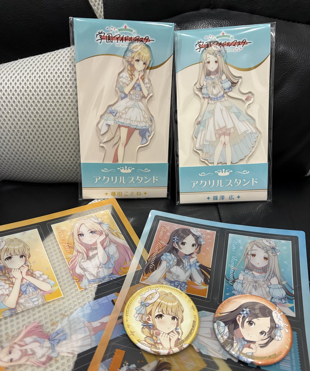 ローソンコラボのやつ買えた☺️ 缶バッジもことね引けたし満足✌️