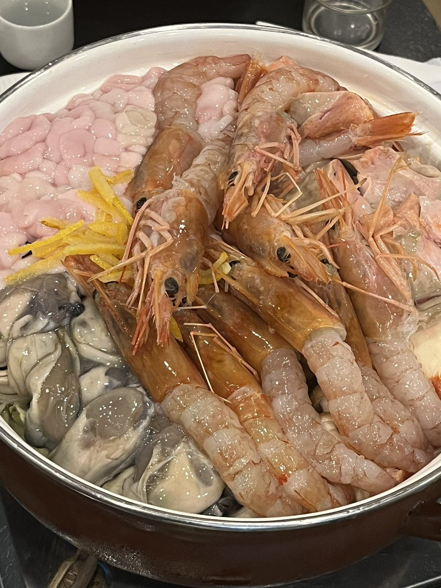 錦糸町で無制限日本酒飲み放題痛風鍋付きで5000円
半端なかった