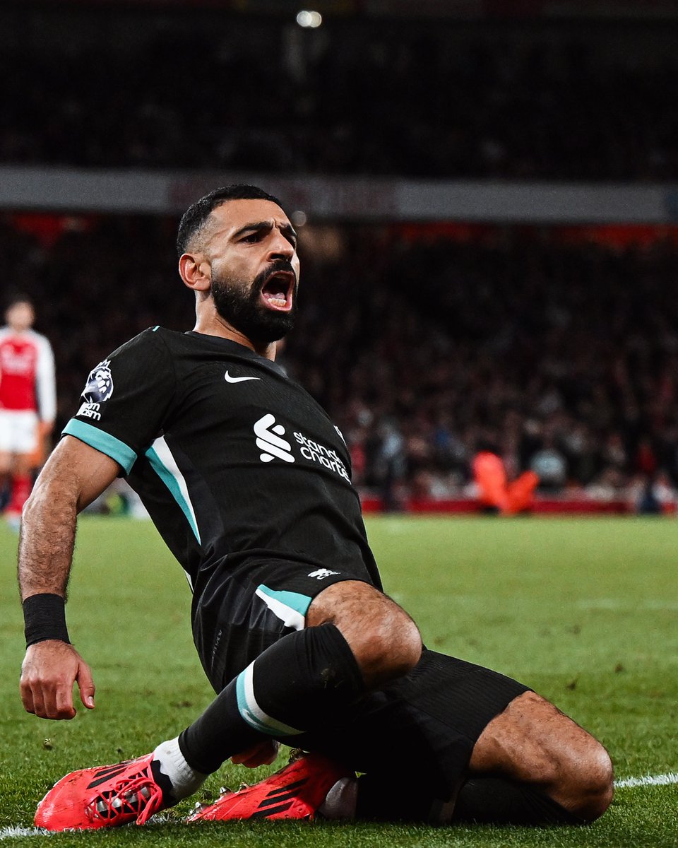 LFC_Arabic's tweet photo. احتفالات لا تُنسى في ملعب الإمارات 🤩 https://t.co/HYmoHH4fVz