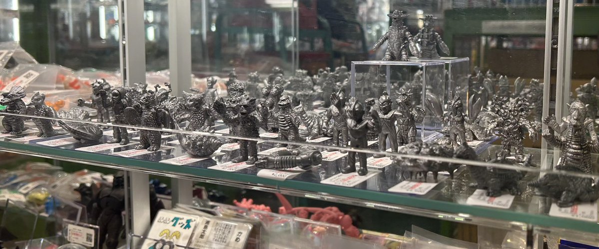 ユタカ アンティッQ 懐獣大集結ウルトラマンシリーズ 消しゴムも放出や