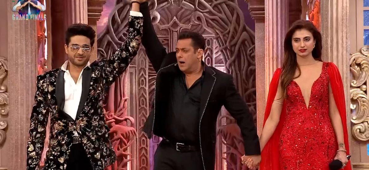 AJAY_01019's tweet photo. One Month Completed of this iconic Moment ❤️ 

Gaurav, no one deserves that trophy more than you. ❤️

ICONIC WINNER GAURAV KHANNA

• #GauravKhanna • #BiggBoss19 • #BB19 @iamgauravkhanna https://t.co/rKDPrElY5M