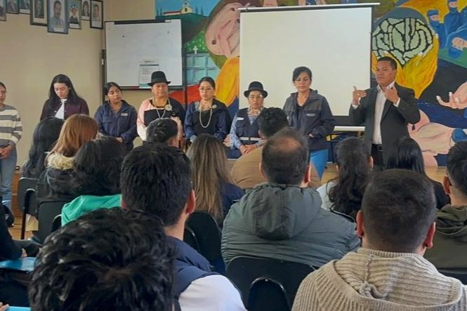 Salud_Loja's tweet photo. 🇪🇨 #ElNuevoEcuador | El Distrito 11D08 Saraguro desarrolló una jornada de capacitación dirigida a los nuevos profesionales de salud rural, con el propósito de fortalecer sus conocimientos, competencias y habilidades para brindar una atención integral.

#MSPEnTerritorio https://t.co/kKWDkfnXdN