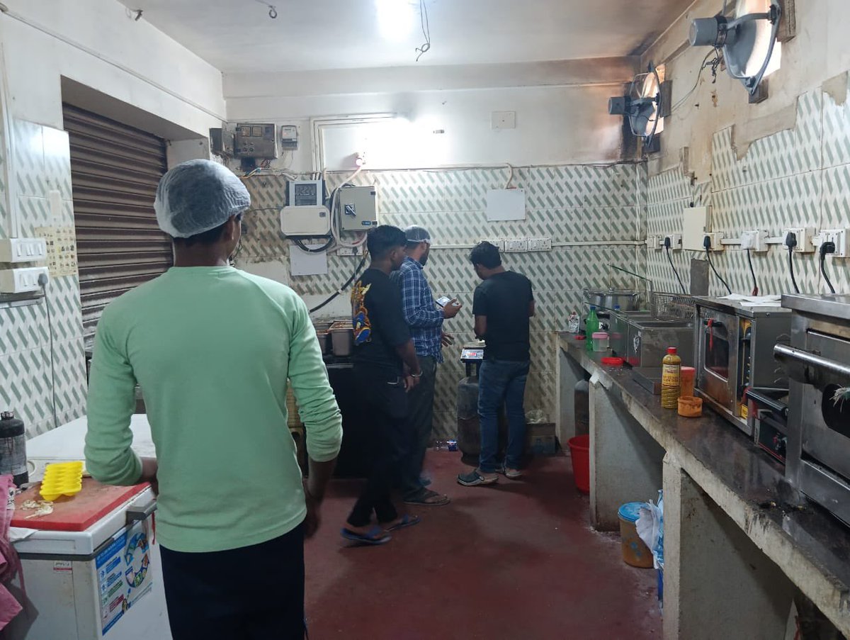 bmcbbsr's tweet photo. Food Safety Checking Drive by BMC.
Inspection conducted at restaurants and food vending establishment at Shyampur area. Approx. 6 kg of stale and expired foods are destroyed. Total 7 nos. samples are collected and sent to the lab for analysis.
#FoodSafetyCheck https://t.co/BUwn021AnE