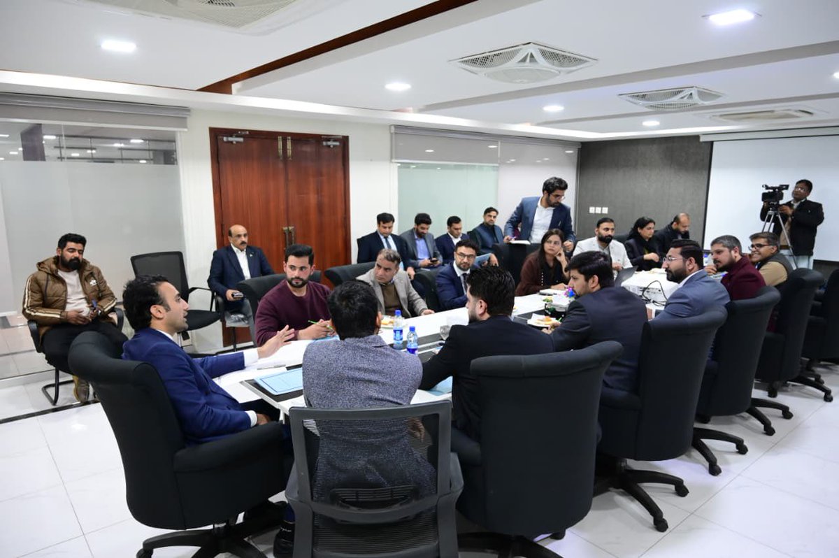 PakistanVARA's tweet photo. Chairman @BilalBinSaqib met with leading crypto influencers at the PVARA office to share progress, and discuss the role of education, responsibility, and trust in shaping Pakistan’s virtual asset ecosystem.

Open dialogue, aligned vision, and community participation are key as Pakistan moves forward with regulated digital assets.