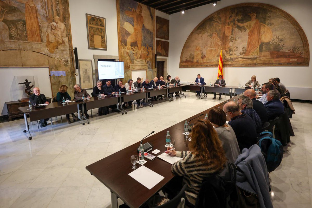 salvadorilla's tweet image. Constituïm la Taula del Senglar, un nou espai de diàleg, coordinació i presa de decisions entre administracions, sector primari, món científic, entitats i gestors d’infraestructures per definir mesures de prevenció i control. El compromís d'aquest Govern és impulsar polítiques…