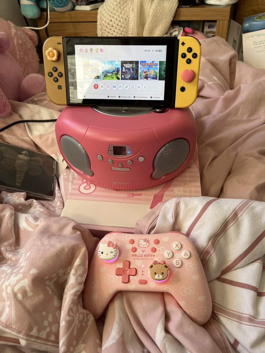 whymsique's tweet image. hi i am alive happy new year xxx