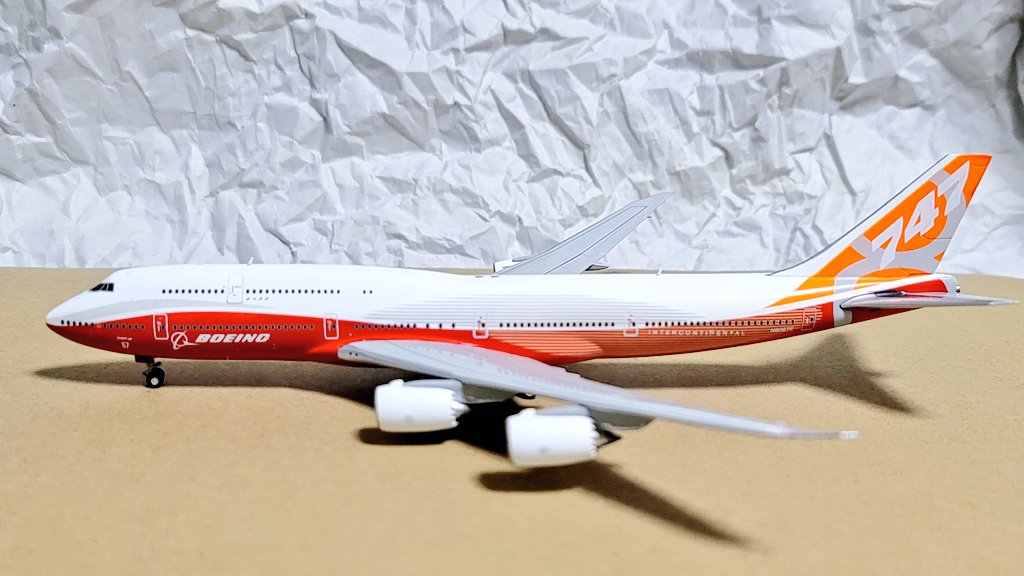 もう正月何日目だよって感じだけど新年を祝い納機 JCウィングス 1:400