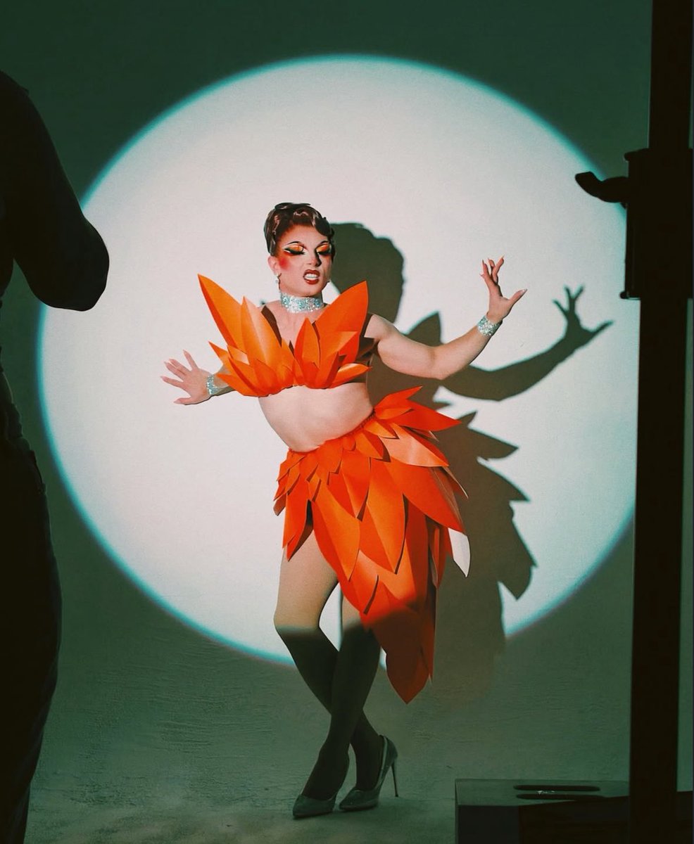 Drag_Crave's tweet image. Nini Coco looks sensational in her "Reclaim, Renew, Rejoice" runway for Drag Race season 18.