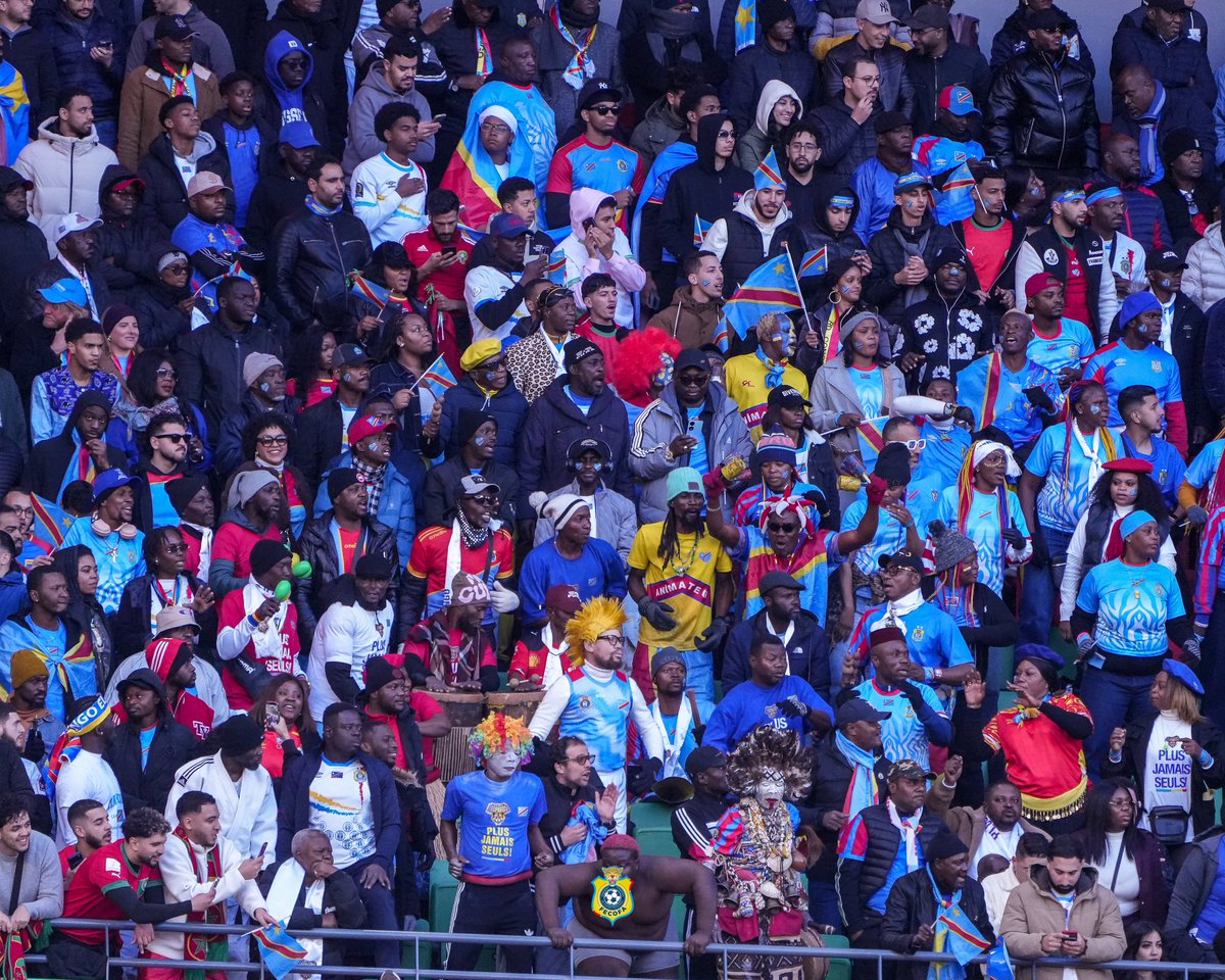 FecofaRdc's tweet photo. 🇨🇩 𝐌𝐄𝐑𝐂𝐈 𝐏𝐎𝐔𝐑 𝐂𝐄𝐓𝐓𝐄 𝐀𝐕𝐄𝐍𝐓𝐔𝐑𝐄, 𝐏𝐄𝐔𝐏𝐋𝐄 𝐂𝐎𝐍𝐆𝐎𝐋𝐀𝐈𝐒 ! 🙏🐆

​La #CAN2025 s'arrête pour nos Léopards, mais l'unité que vous avez témoignée tout au long de cette compétition restera gravée. De la phase de groupes jusqu'à ce combat héroïque à Rabat, vous avez été notre moteur et notre plus grande fierté. 🗣️💙

​Merci pour votre passion, vos sacrifices et votre foi inébranlable en cette équipe. Nos vaillants soldats ont tout donné pour honorer nos couleurs sur la scène continentale.

​Ce n'est qu'une étape. Nous tirons les leçons, nous restons soudés et nous gardons la tête haute. L'objectif est clair, le travail continue.

​​🔜 𝐏𝐑𝐎𝐂𝐇𝐀𝐈𝐍 𝐑𝐄𝐍𝐃𝐄𝐙-𝐕𝐎𝐔𝐒 : 𝐌𝐀𝐑𝐒 𝟐𝟎𝟐𝟔

Le chemin vers la Coupe du Monde reprend ses droits. Nos Léopards reviennent dans l'arène pour les éliminatoires mondiaux avec une ambition intacte : porter le drapeau de la RDC vers les sommets du football mondial. 🌍⚽

​Restons mobilisés. Plus que jamais, l'union fait notre force. 🐆💪🏾

​#Léopards #FecofaRDC #CAN2025 #FIFAWorldCup #BendeleEkweyaTe #CongoDebout