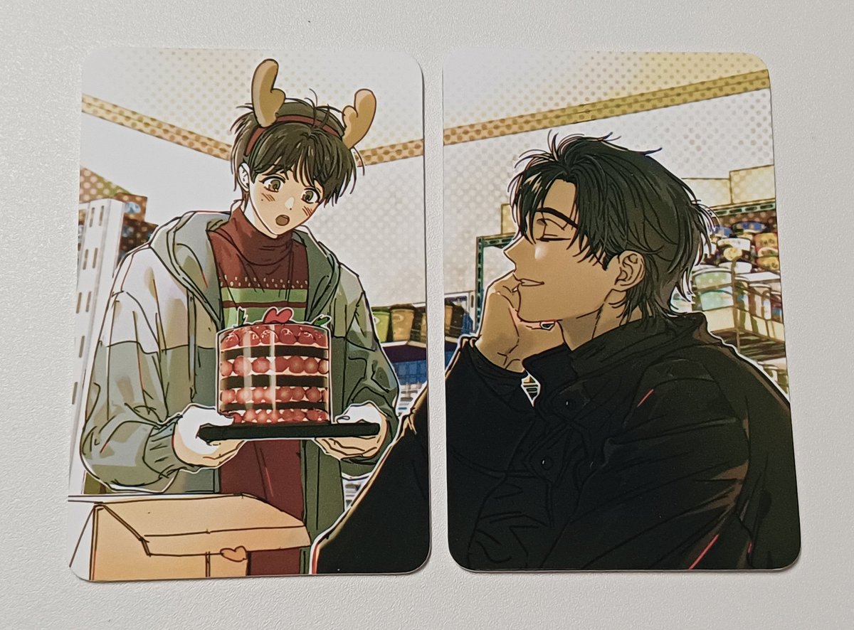 samrang_'s tweet image. 드디어.... 들고 다닐 수 있는 포카 제작 완료...
예전에 주신 설날 프박과 함께...
두 번째... 비공식 공식 포카 소유를....🥰
노차 작가님 넘 감사합니다아!!!