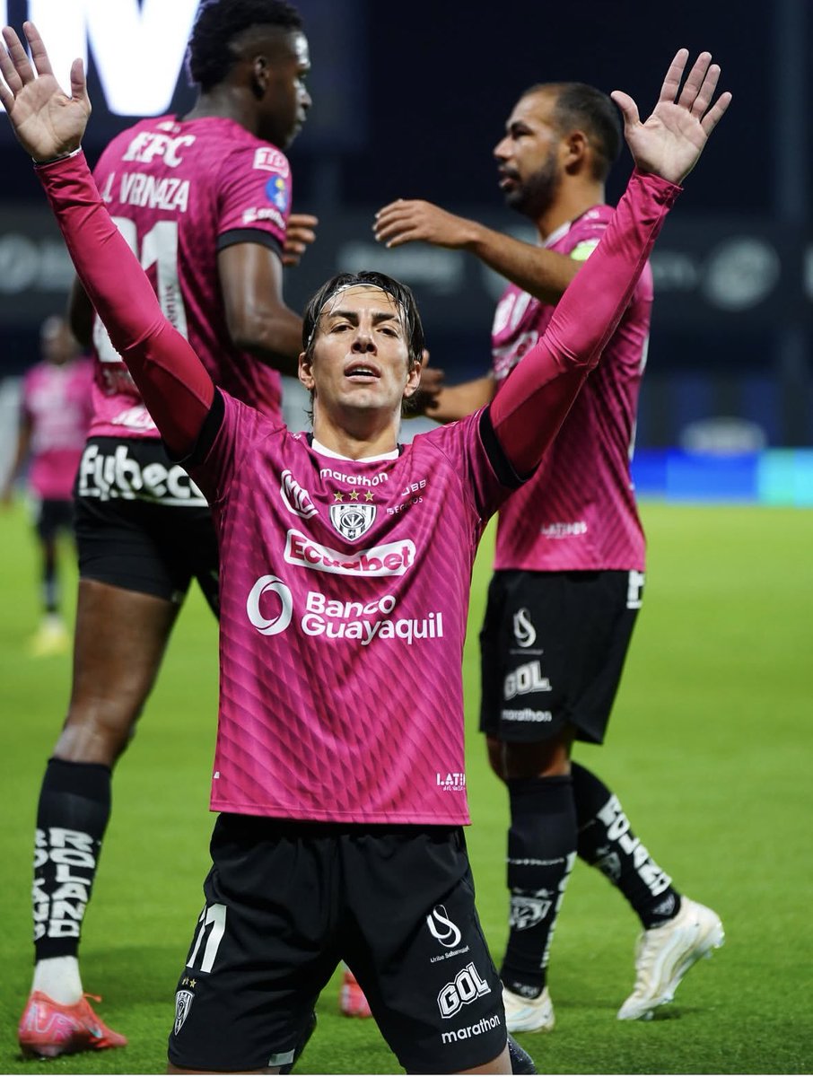 CLMerlo's tweet image. 🚨[EXCLUSIVO] Michael Hoyos es nuevo refuerzo de Newell’s.
*️⃣El futbolista está en viaje a Rosario para hacerse la revisión médica y firmar contrato por un año. #TratoHecho