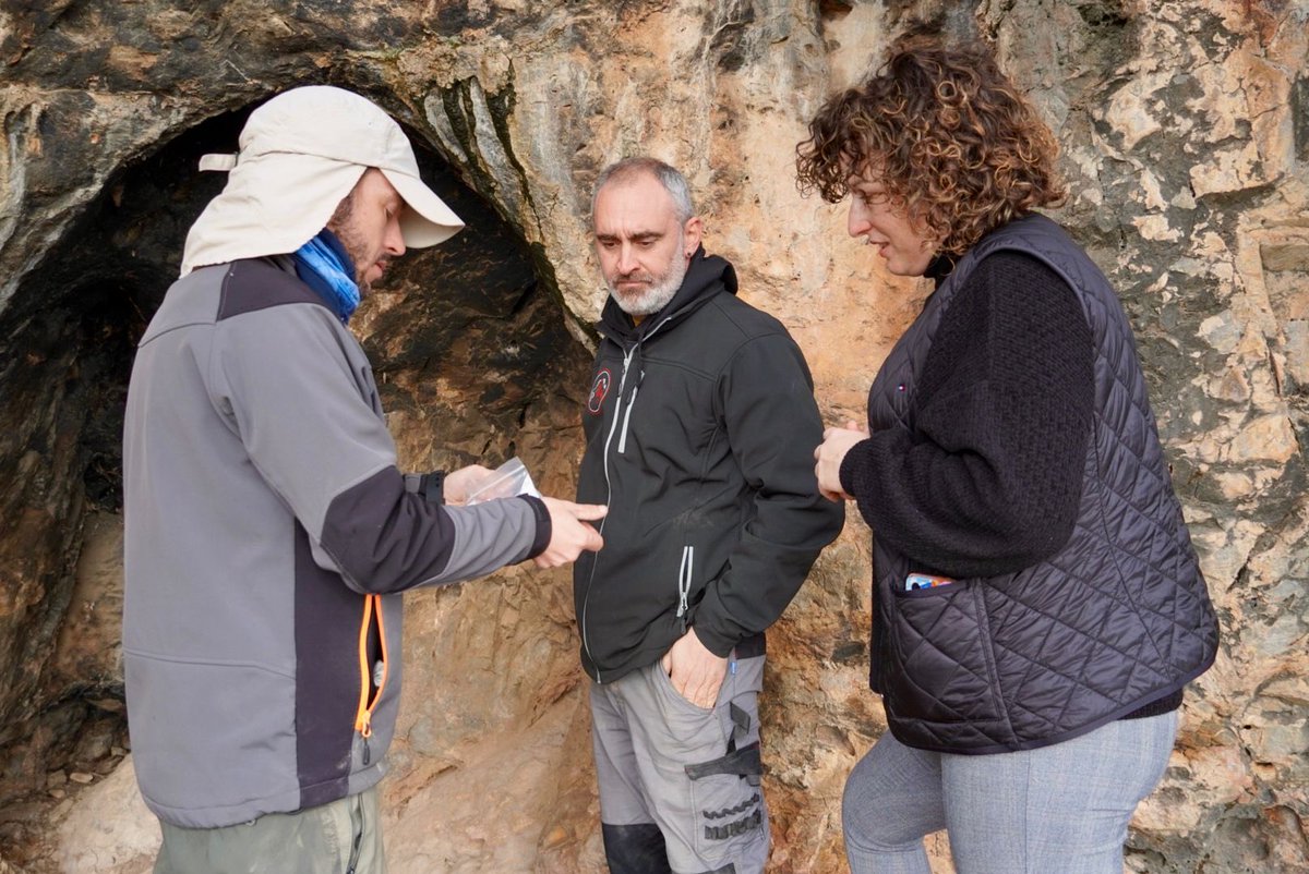 PSantomera's tweet image. Finalizamos una exitosa campaña de excavación en el Abrigo de la Capilla. Aunque aún queda mucho trabajo y recorrido este yacimiento acabará convirtiéndose en un referente a nivel regional y nacional.