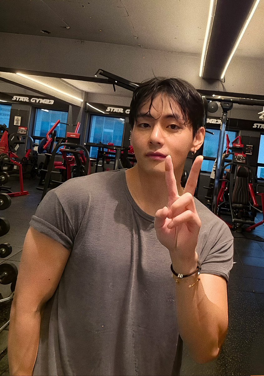 THV🎄 (@taehyungimpact) on Twitter photo 