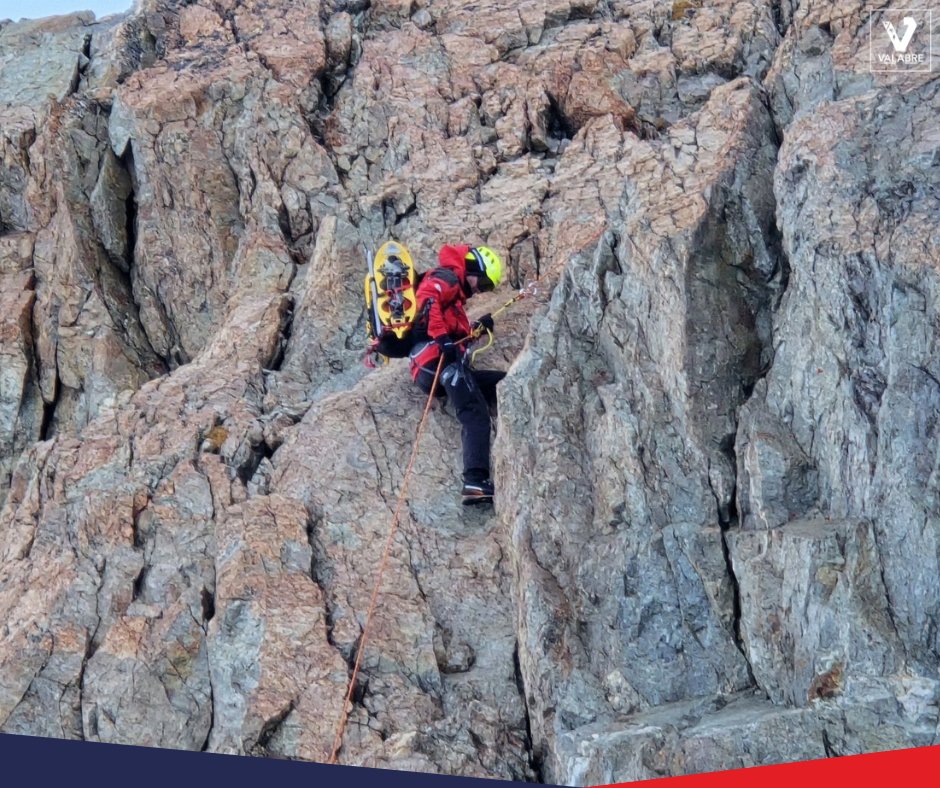 EntenteValabre's tweet image. Cette semaine, l'@ECASCVALABRE réalise une formation Survie en Montagne au profit du Groupement des Hélicoptères de la @SecCivileFrance