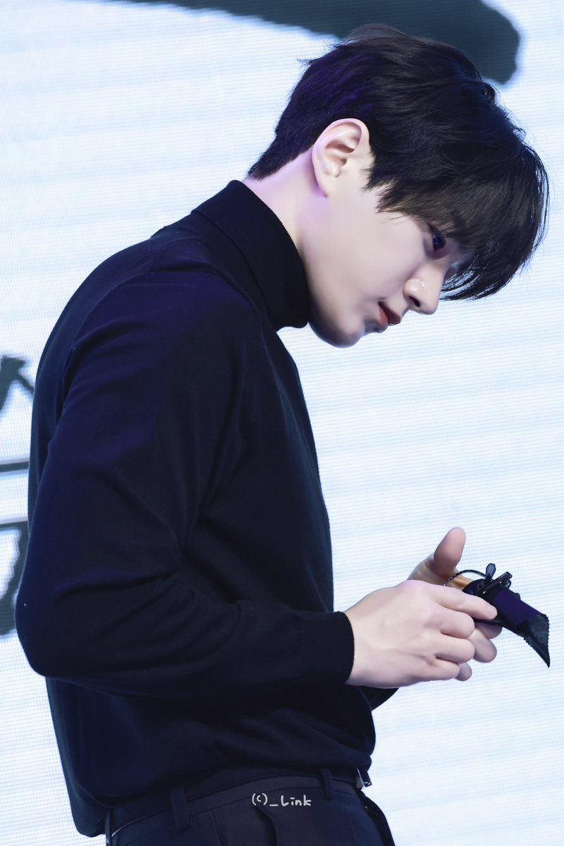 _LinKms's tweet image. 251228 베이징 팬미팅

근데 저기 잠깐만요..

#인피니트 #INFINITE
#김명수 #KIMMYUNGSOO