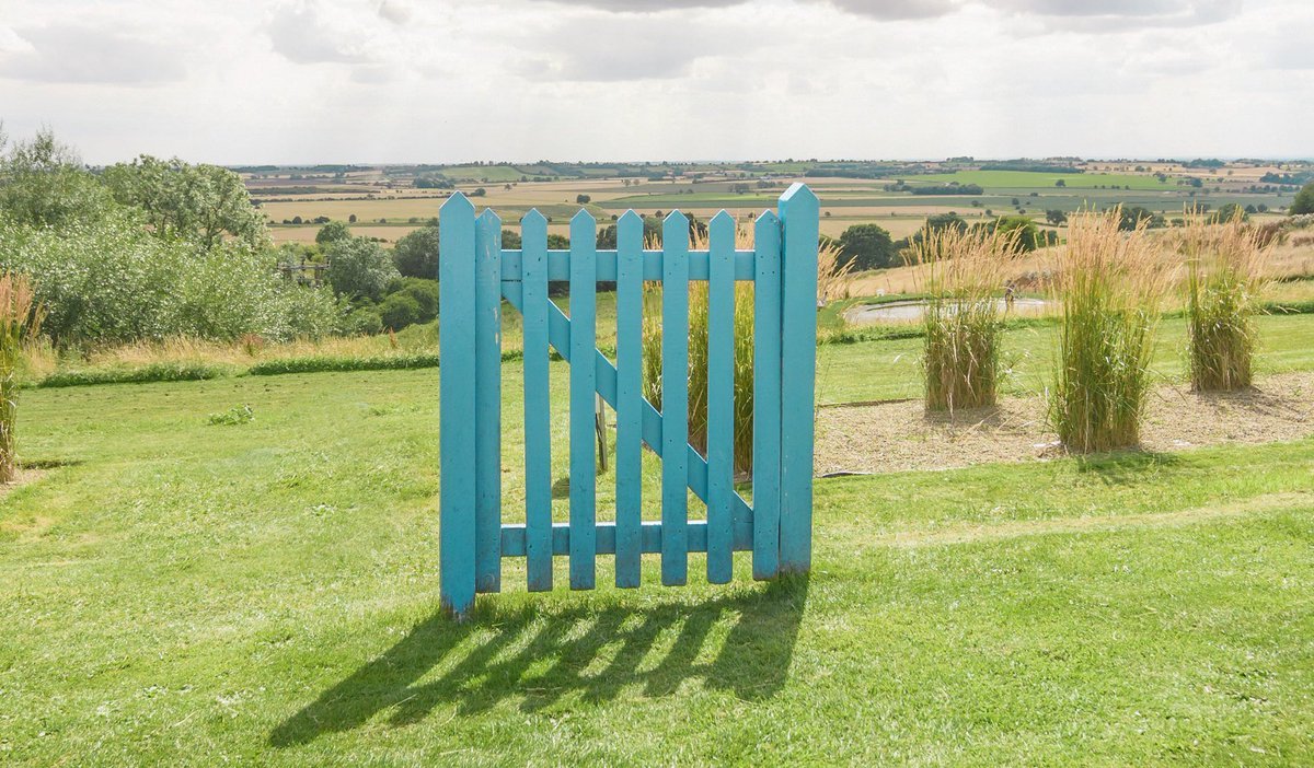 Кордон України для проруснявого італійця/кордон України для чергового корупціонера, який тікає з країни