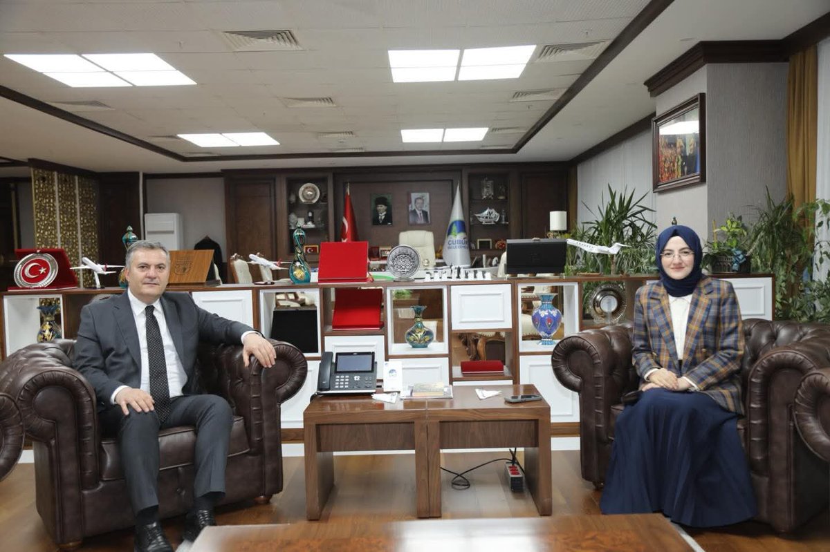 avbakidemirbas's tweet photo. Yerel yönetim çalışmalarına dair değerlendirmelerde bulunduğumuz kardeş ilçe, Akyurt Belediye Başkanımız @ayikhilal 'a nazik ziyareti için teşekkür ediyorum. 

#ÇubukBelediyesi #BakiDemirbaş #AkyurtBelediyesi  #Ziyaret #BirlikteGüçlüyüz https://t.co/7WgPzhNmBY