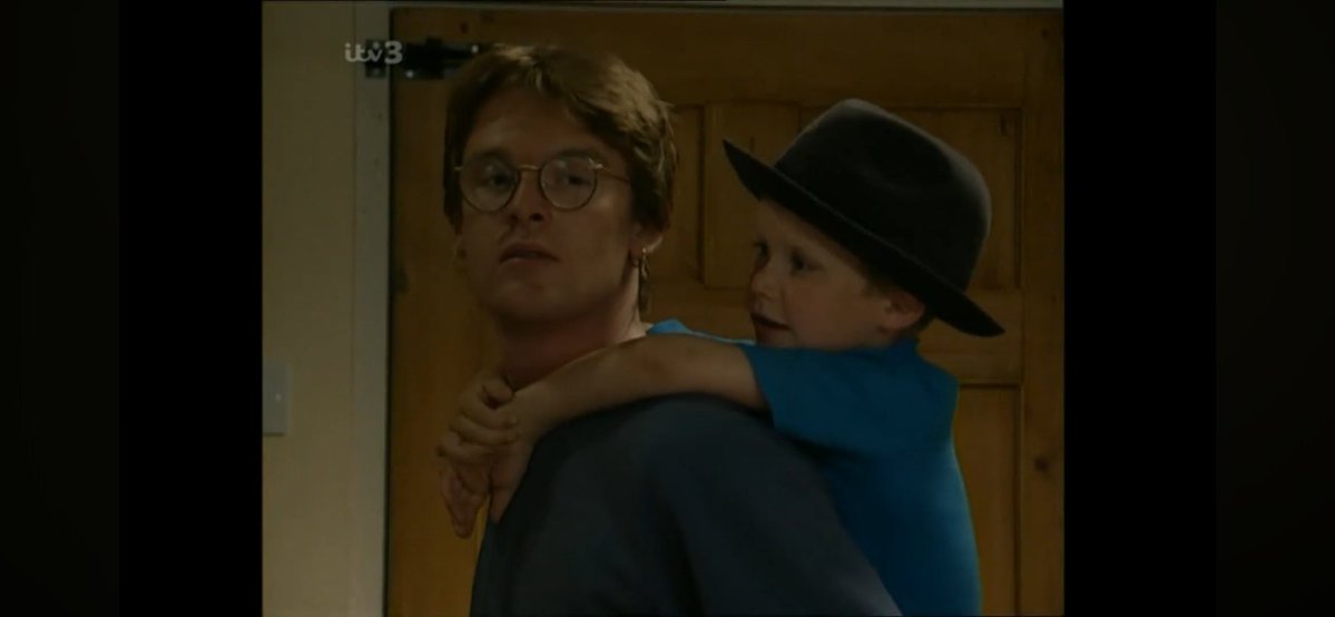 evielovesthings's tweet image. archie being so good with babies and children is soo dear to me &amp;lt;3