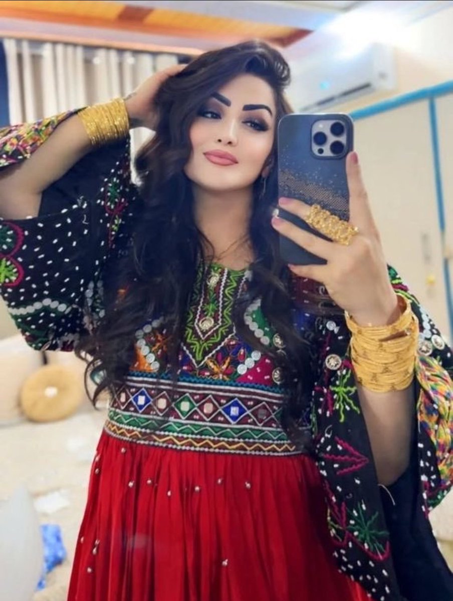 نادان کجا دانت قدر نیکی را 
هدکی به مطلب خود رسید 
بیگانه شد .....
#سامانی✍️😔😒