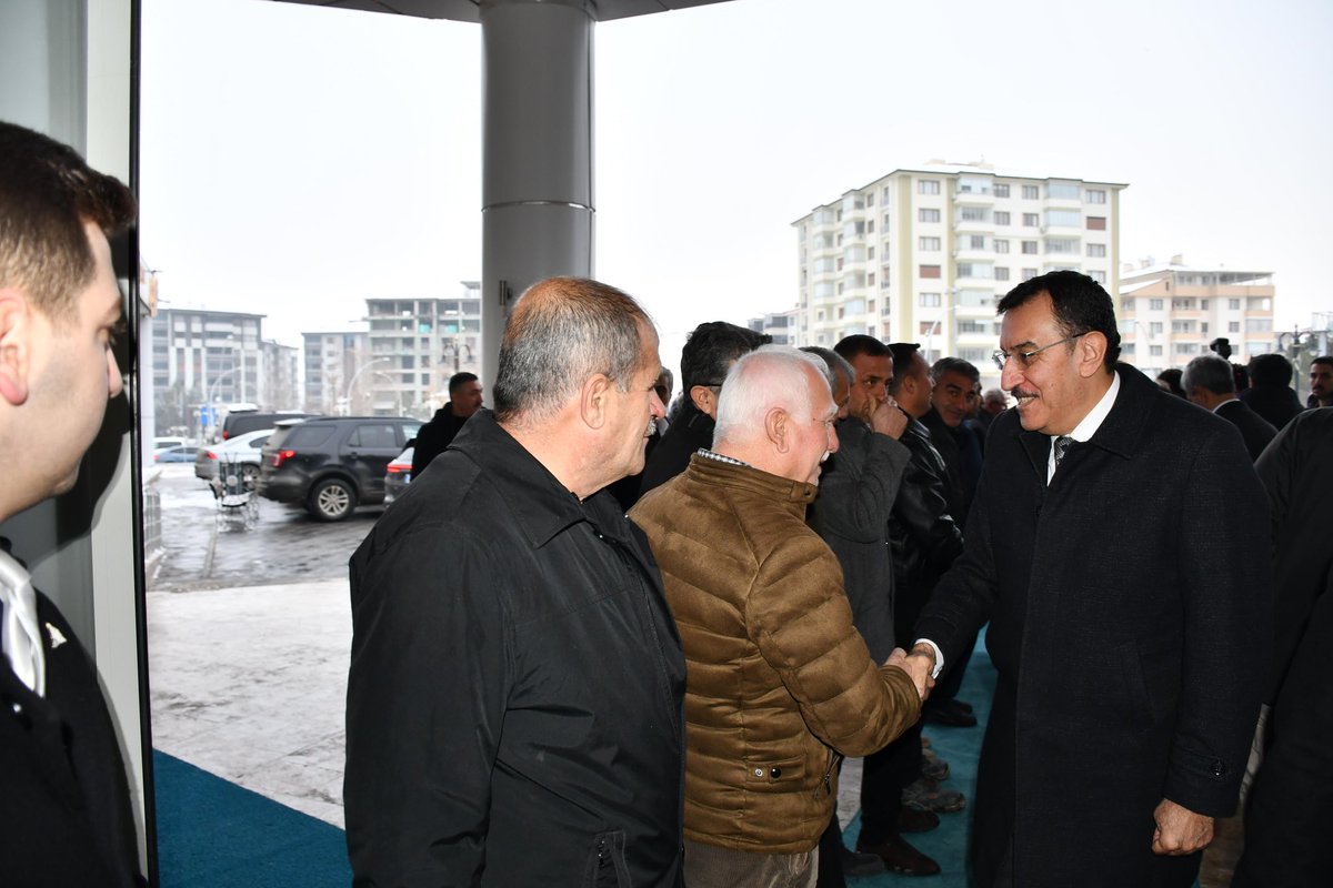 📍Malatya Nikah Sarayı

Millî Eğitim Bakanımız <a href="/Yusuf__Tekin/">Yusuf Tekin</a> ile birlikte, Büyükşehir Belediyemizin Gençlik ve Spor Tesisleri Toplu Açılış Törenine katılım sağladık. Gençlerimizin geleceğine bir yatırım daha yaptık.

Bu tesisler yalnızca beton ve demirden ibaret değil; hayalleri