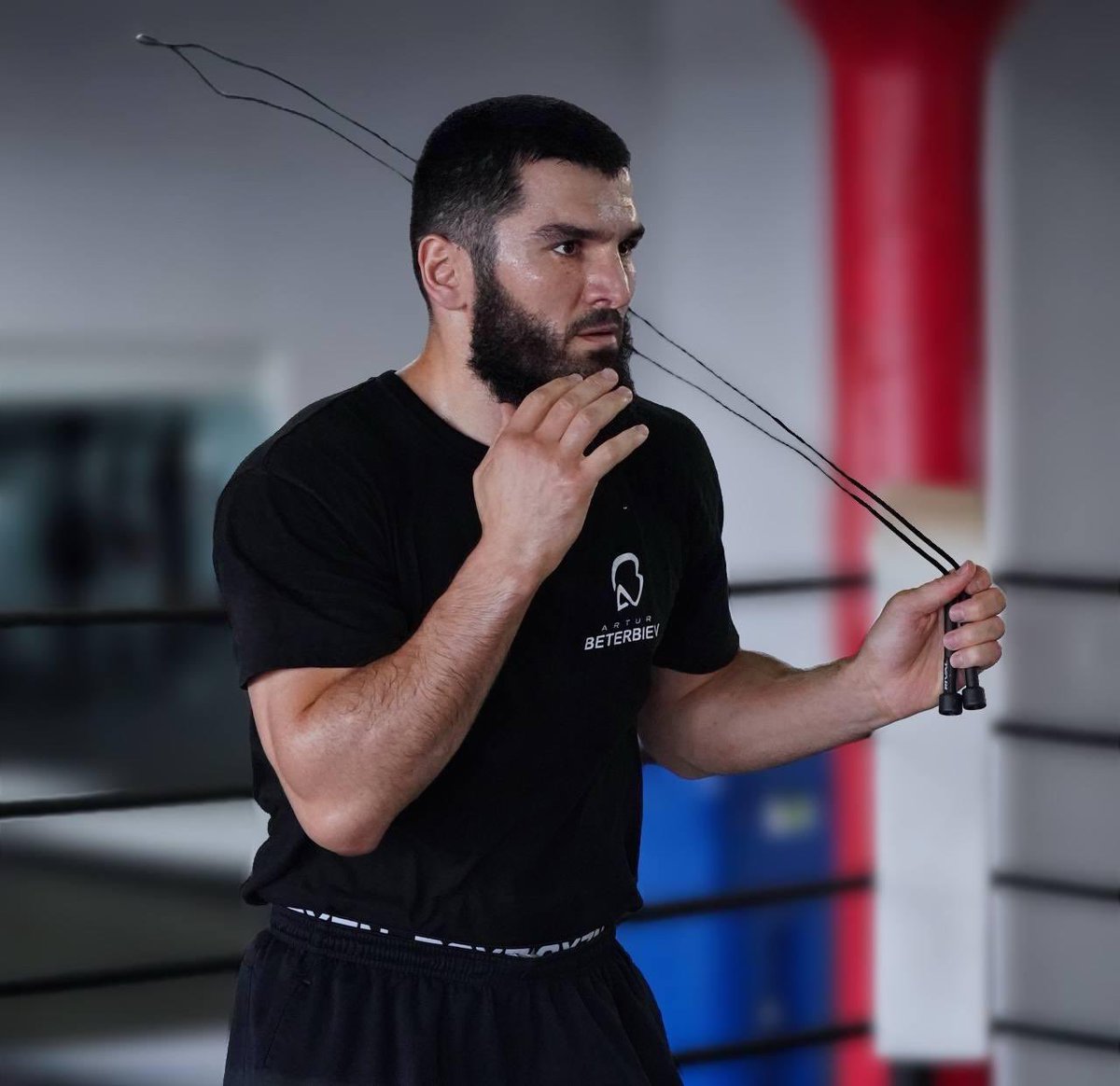 Artur Beterbiev tweet media