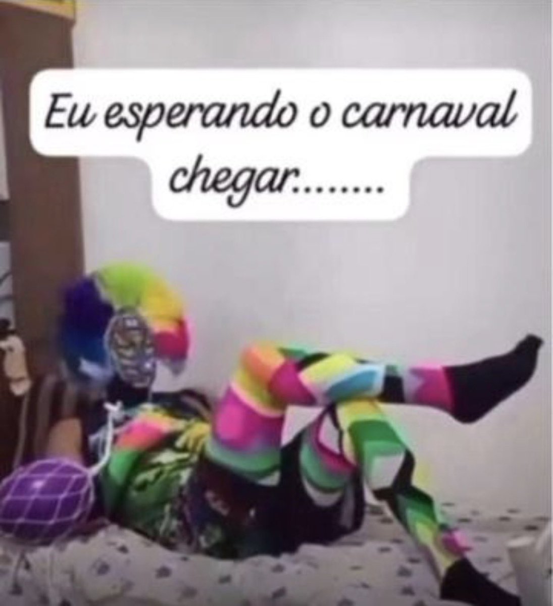 Esperando o carnaval….😴🤣🥳💪🏽🎃🎆