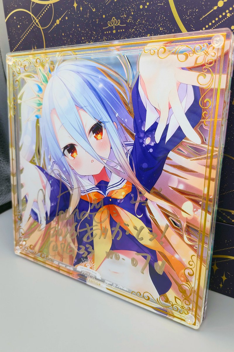 naturefour's tweet image. いつもご支援いただきありがとうございます！

年末年始も、新しい直筆サイン入りアクリル複制畫を準備しました！レーザー箔押しを仕上げました！特別な箔押しボックスもあるぞ！

残り数量はわずかとなっており、今週末で終了予定です。（再販の予定はない）興味がある方ぜひチェックしてくださいね！