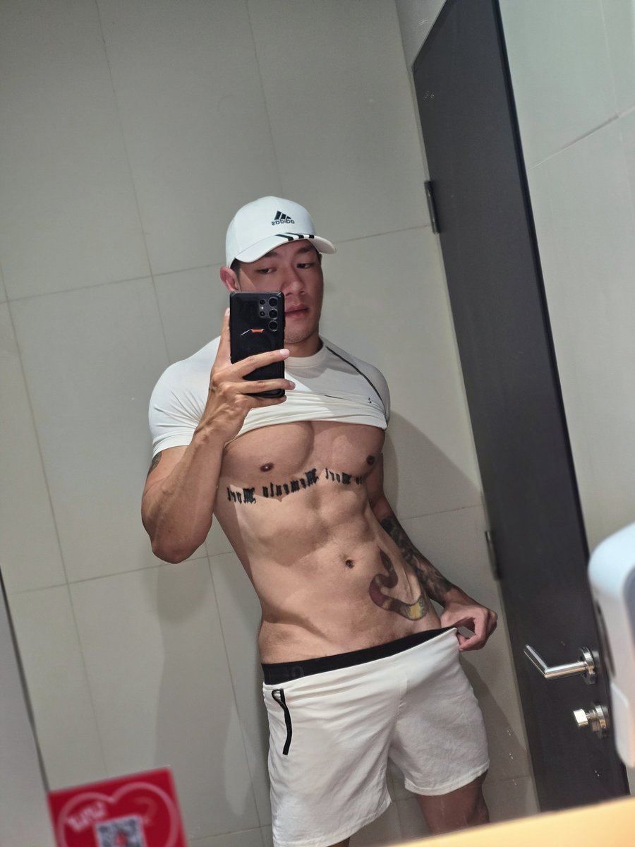 Seankingz3's tweet photo. ยิมเสด กลับบ้านได้ https://t.co/47a9hujsLS