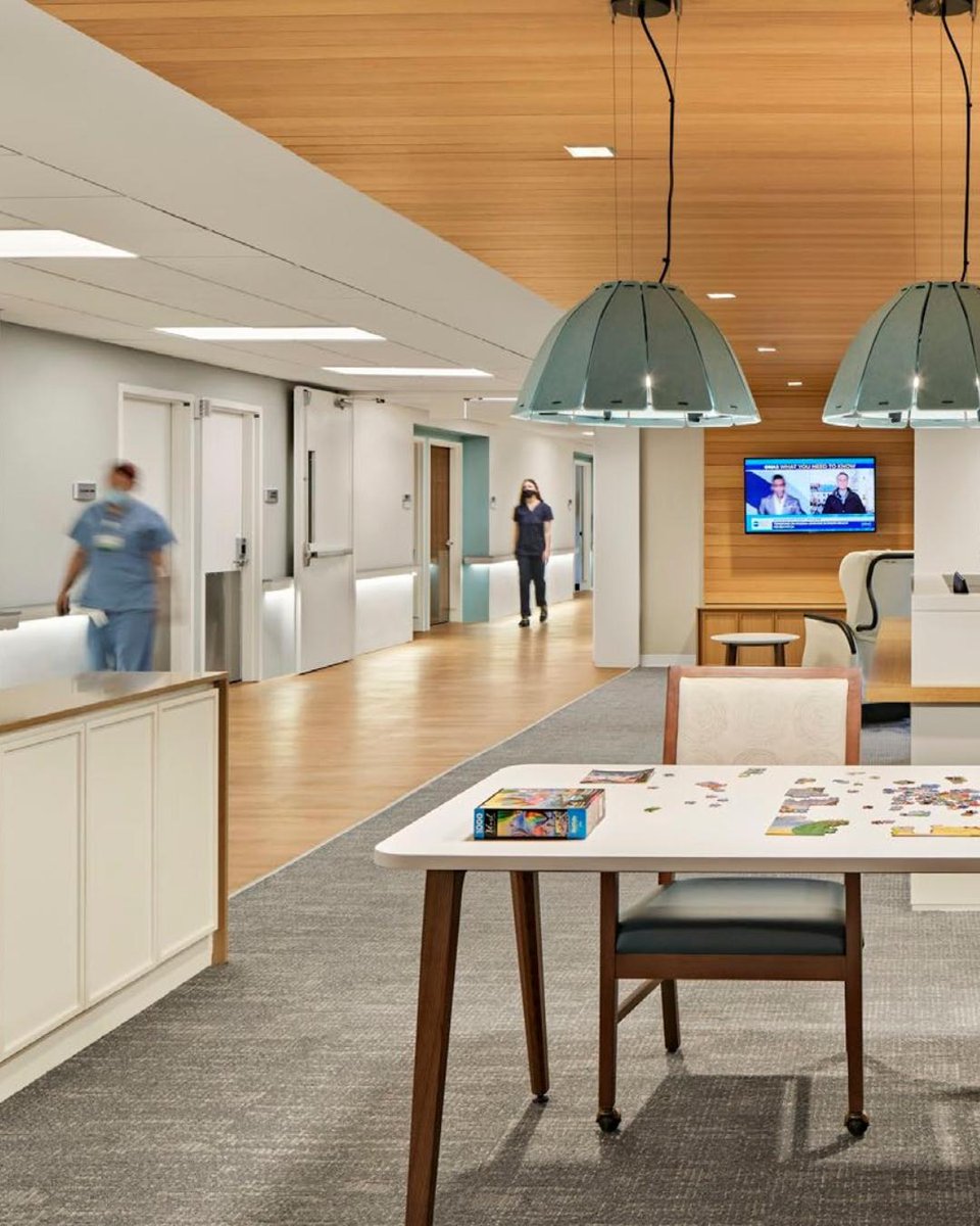 AIANational's tweet image. The Jefferson House Hitchcock Wing renovation transformed a dark, outdated long-term care facility into a warm, inviting environment that promotes health and well-being. 

Amenta Emma Architects
Design for Aging Review 2025
📸 by Robert Benson Photography