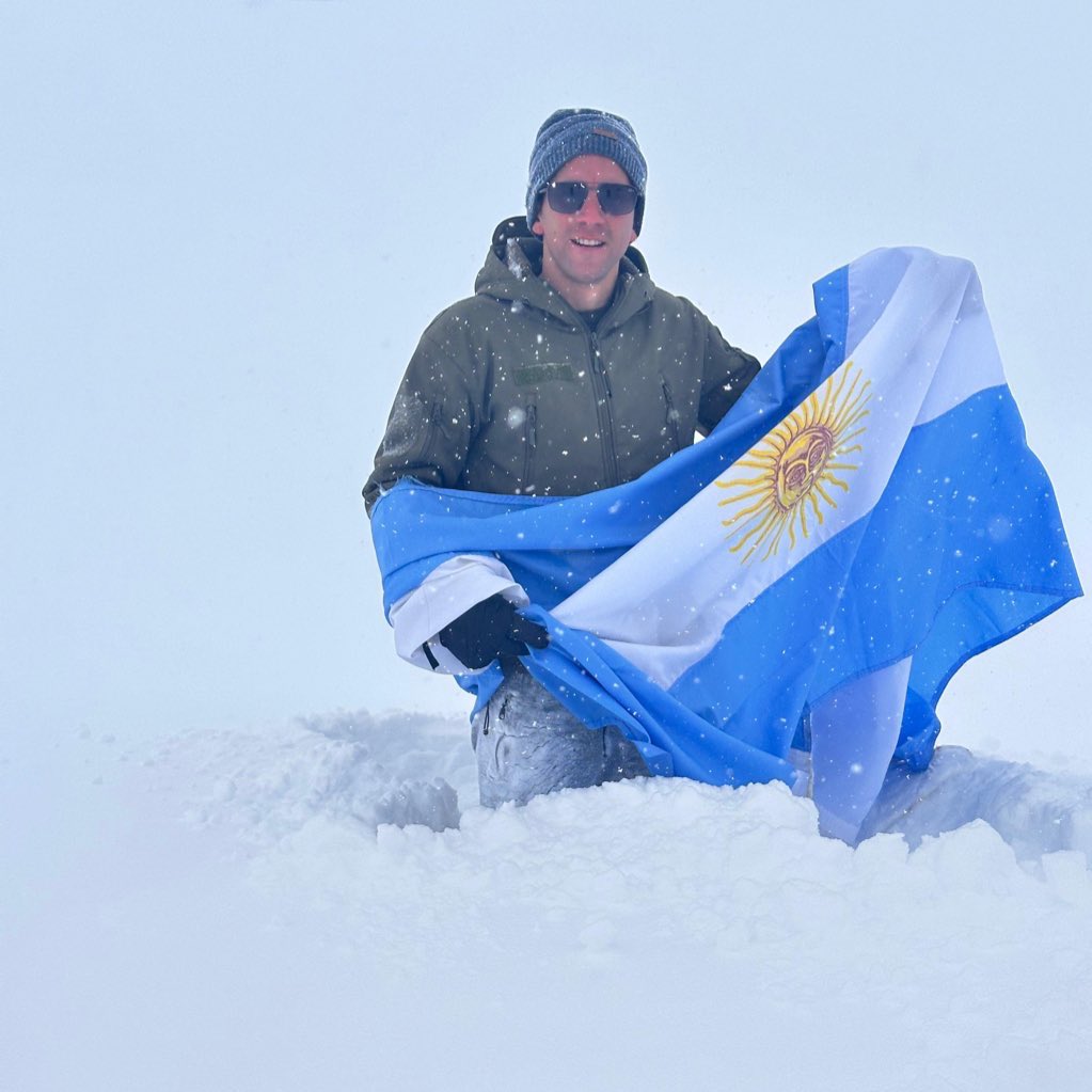 gg_alexand95764's tweet image. La prioridad tiene que ser la LIBERTAD de todos los Presos Políticos y Extranjeros, todos recluidos en centros de torturas en Venezuela. 

Tienen que abrir las puertas, déjenlos salir, el momento es ahora. 

Nahuel Agustin Gallo es inocente, tiene un bebé esperándolo hace 395…