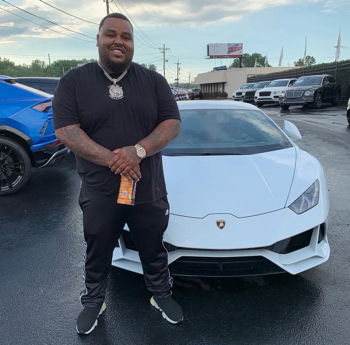 Daily Loud tweet media