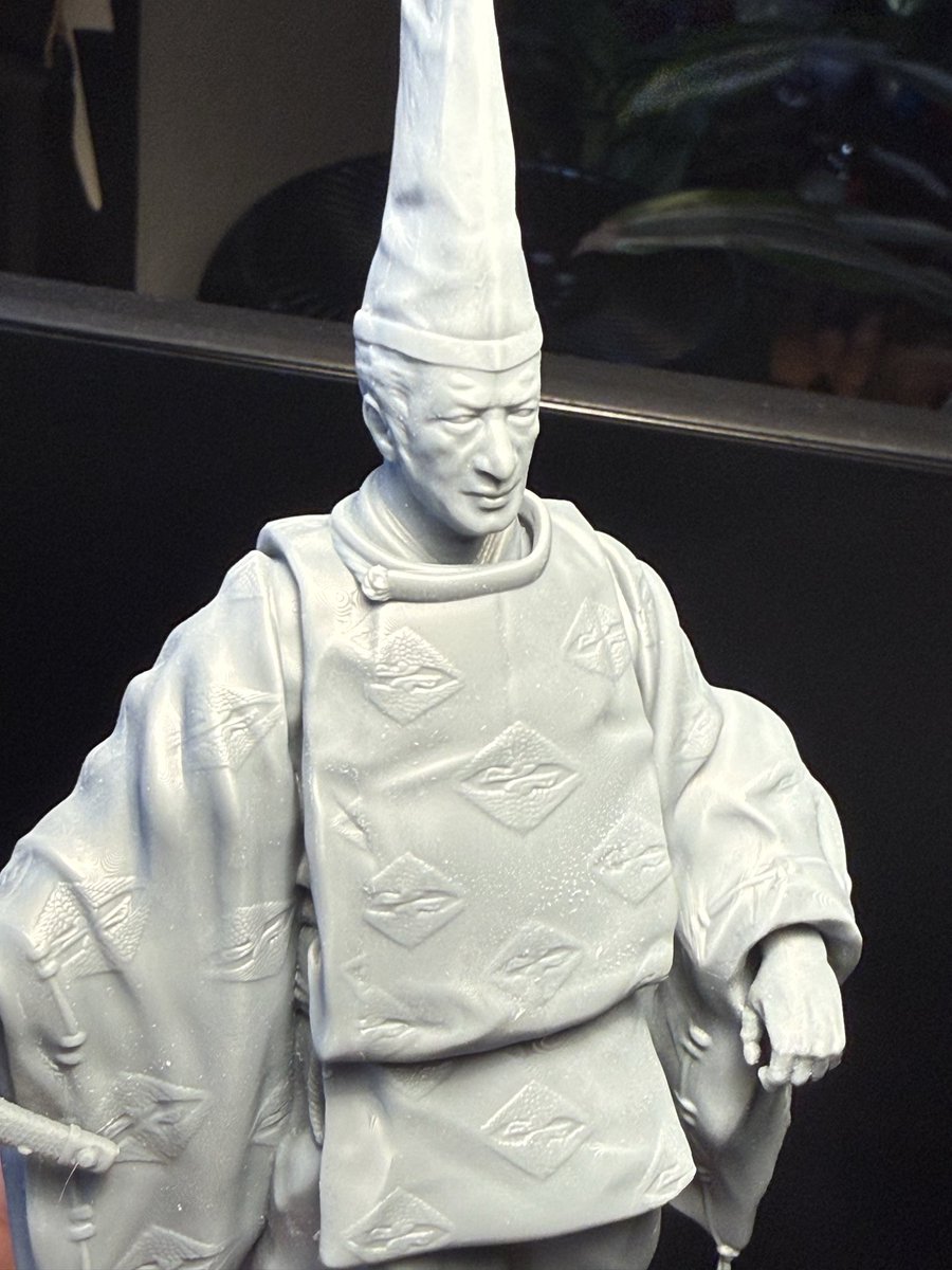 烏丸少将文麿完成！カッケ〜　白塗りじゃなくても成田三樹夫顔になるよう苦心したw アスペクト比の問題なのかなドラマ版と映画版で微妙に顔つき（肉付き）が違ってて難しかった。