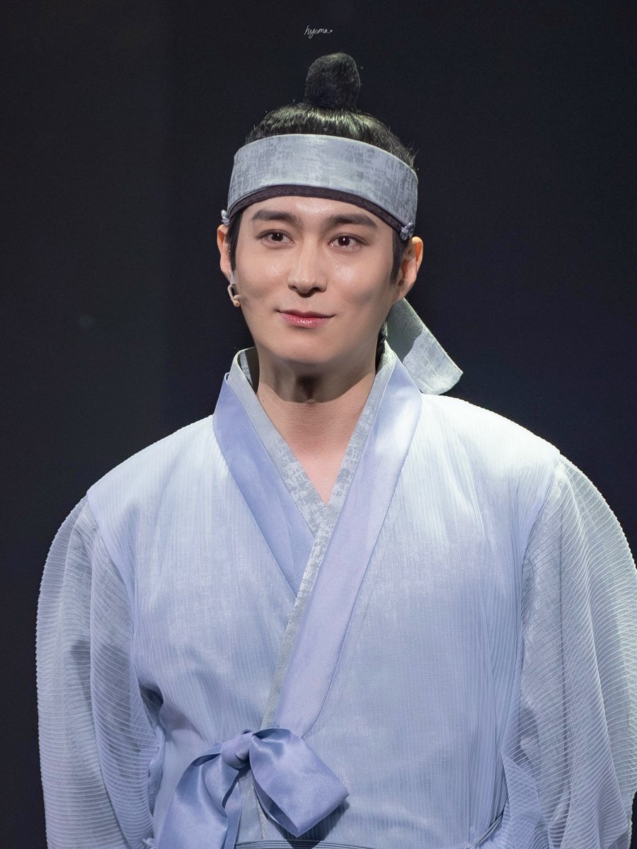 26.01.06 한복입은남자 커튼콜데이

영실|강배 役 전동석

#전동석