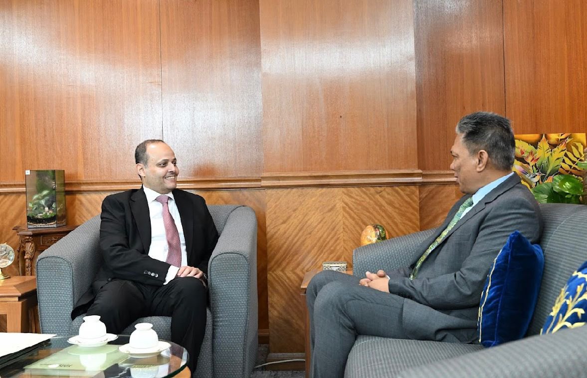 قام سفير خادم الحرمين الشريفين لدى ماليزيا سعادة الاستاذ/ أسامة بن داخل الأحمدي اليوم الأربعاء الموافق ١٤٤٧/٧/١٨ هـ بتقديم نسخه من اوراق اعتماده سفيراً لخادم الحرمين الشريفين لدى ماليزيا الى سعادة مدير إدارة البرتوكول السفير / إكرام بن محمد إبراهيم  بمقر وزارة الخارجية الماليزية.