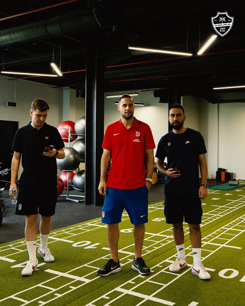 A special visit from Atlético Madrid at our training center with the legend Mario Suárez 💚 

#AlAhli | <a href="/Atleti/">Atlético de Madrid</a>