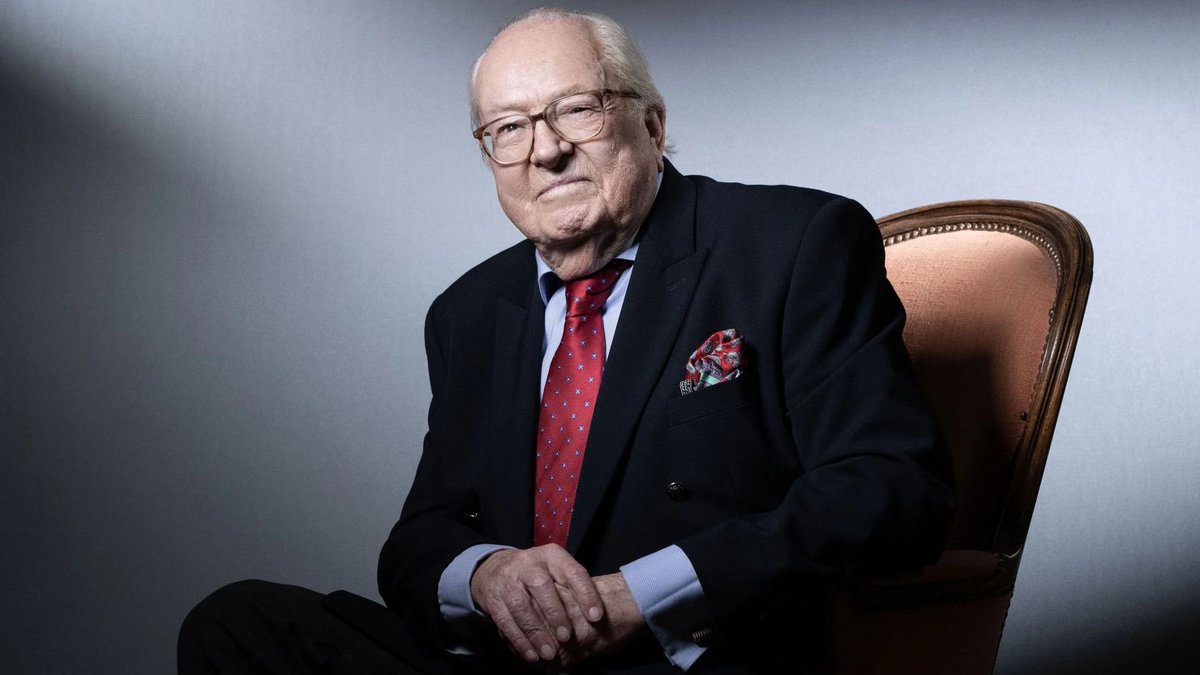 samuraioccident's tweet photo. 📆🔙 Tal día como hoy de 2025, fallecía Jean - Marie Le Pen.

👉🏻 Trabajador en la mina, soldado en la guerra de Argelia, militante político y dirigente del Frente Nacional, haciéndolo salir con mucho trabajo y frente a la oposición de la izquierda y la derecha de la marginalidad con una línea patriota y social.

🔗 Sus memorias en español, publicadas por @BHLegens: https://t.co/ORzWmiUGWF