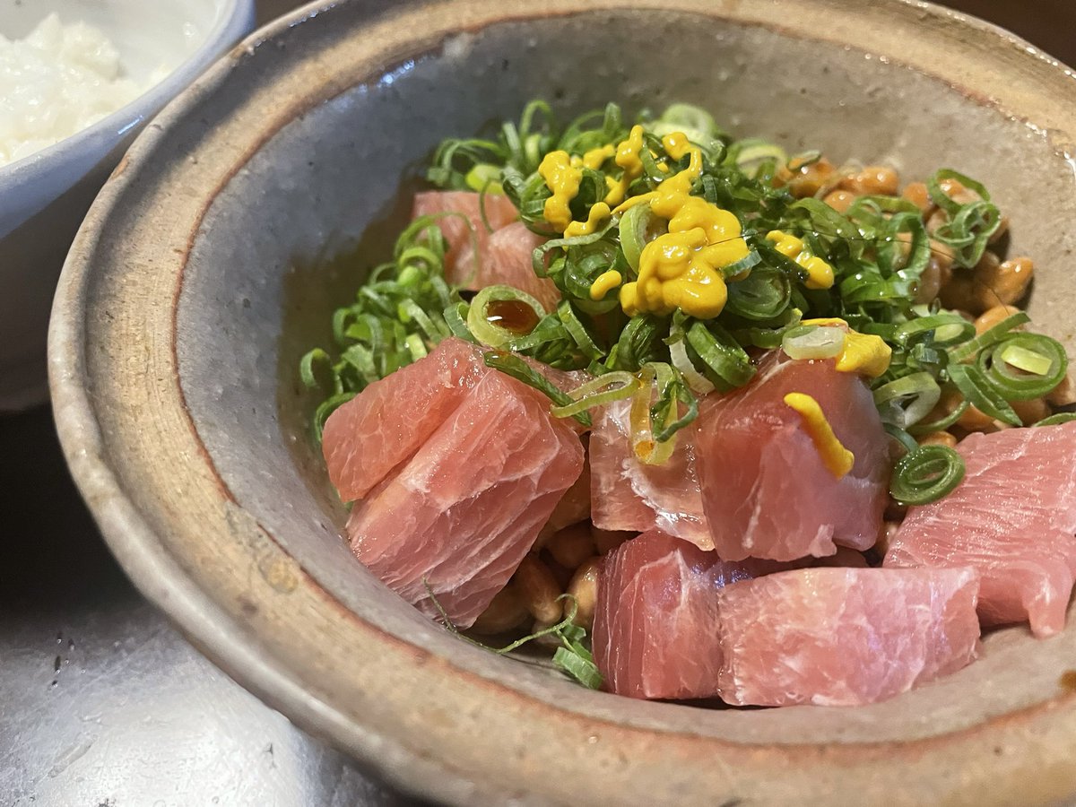 pon0404's tweet photo. 眠気がどこか行ってしまった
晩ごはん
マグロ納豆でした
（数日前の間違えて削除、ごめん https://t.co/iKn0vn3XjG