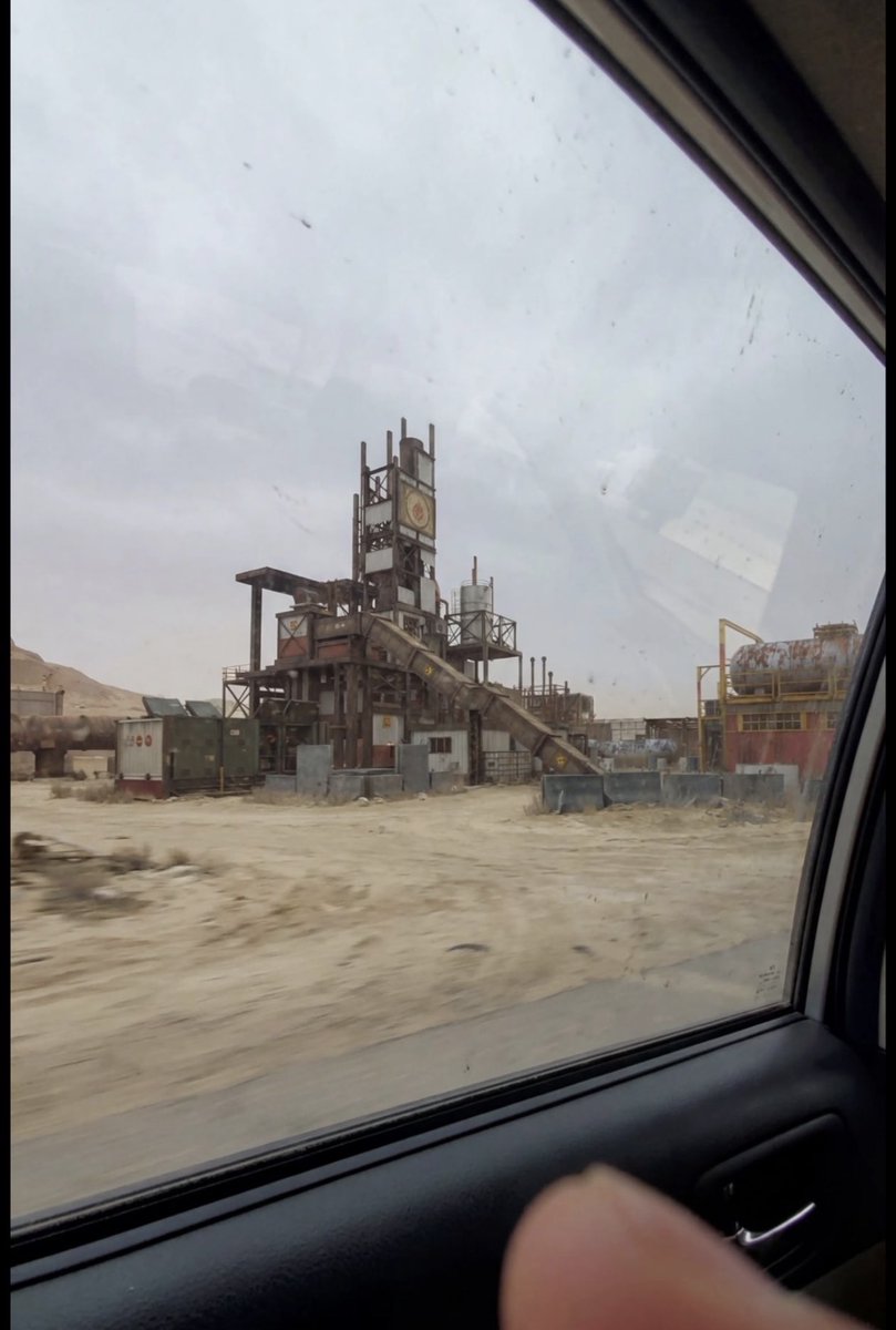 Out of Context Human Race tweet media