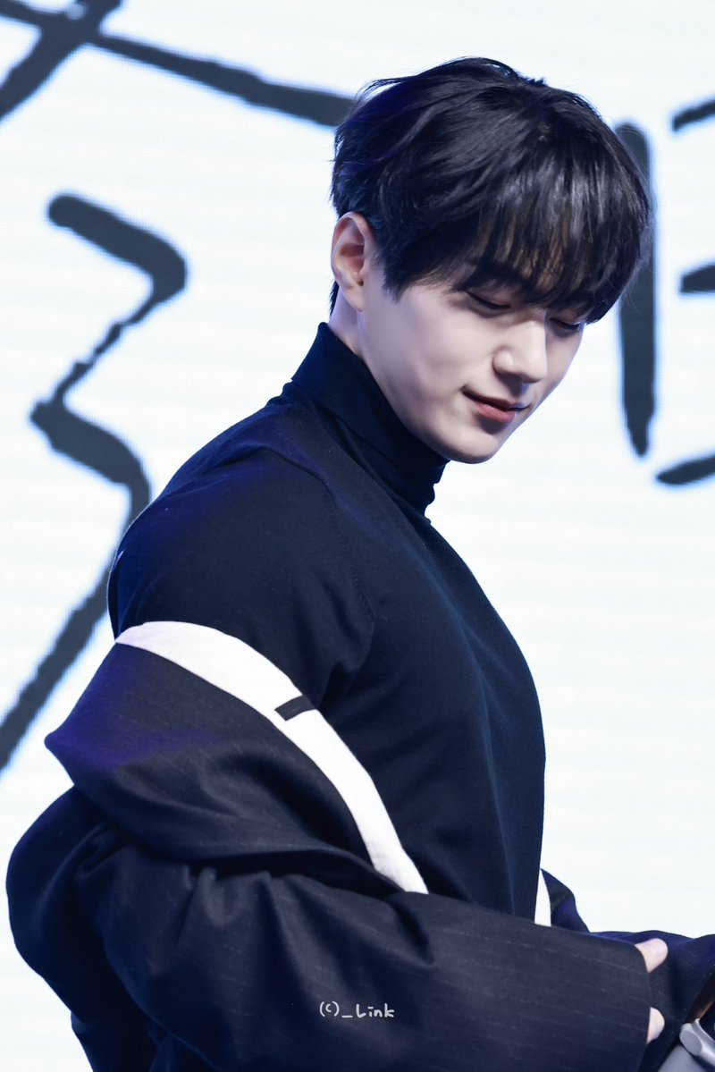 _LinKms's tweet image. 251228 베이징 팬미팅

😶‍🌫️

#인피니트 #INFINITE
#김명수 #KIMMYUNGSOO