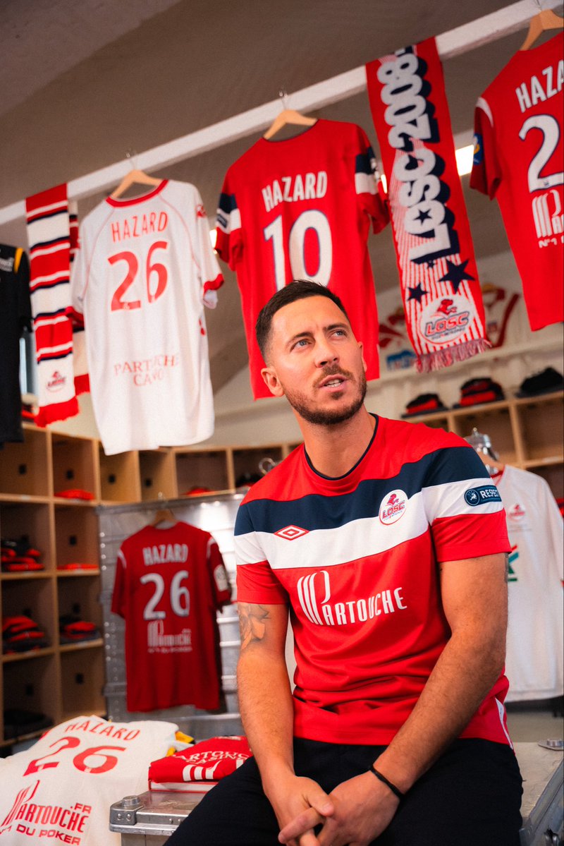 Joyeux anniversaire à notre Légende 𝐄𝐝𝐞𝐧 𝐇𝐚𝐳𝐚𝐫𝐝 qui fête aujourd’hui ses 3️⃣5️⃣ ans 🥳🎂

À jamais Lillois ❤️