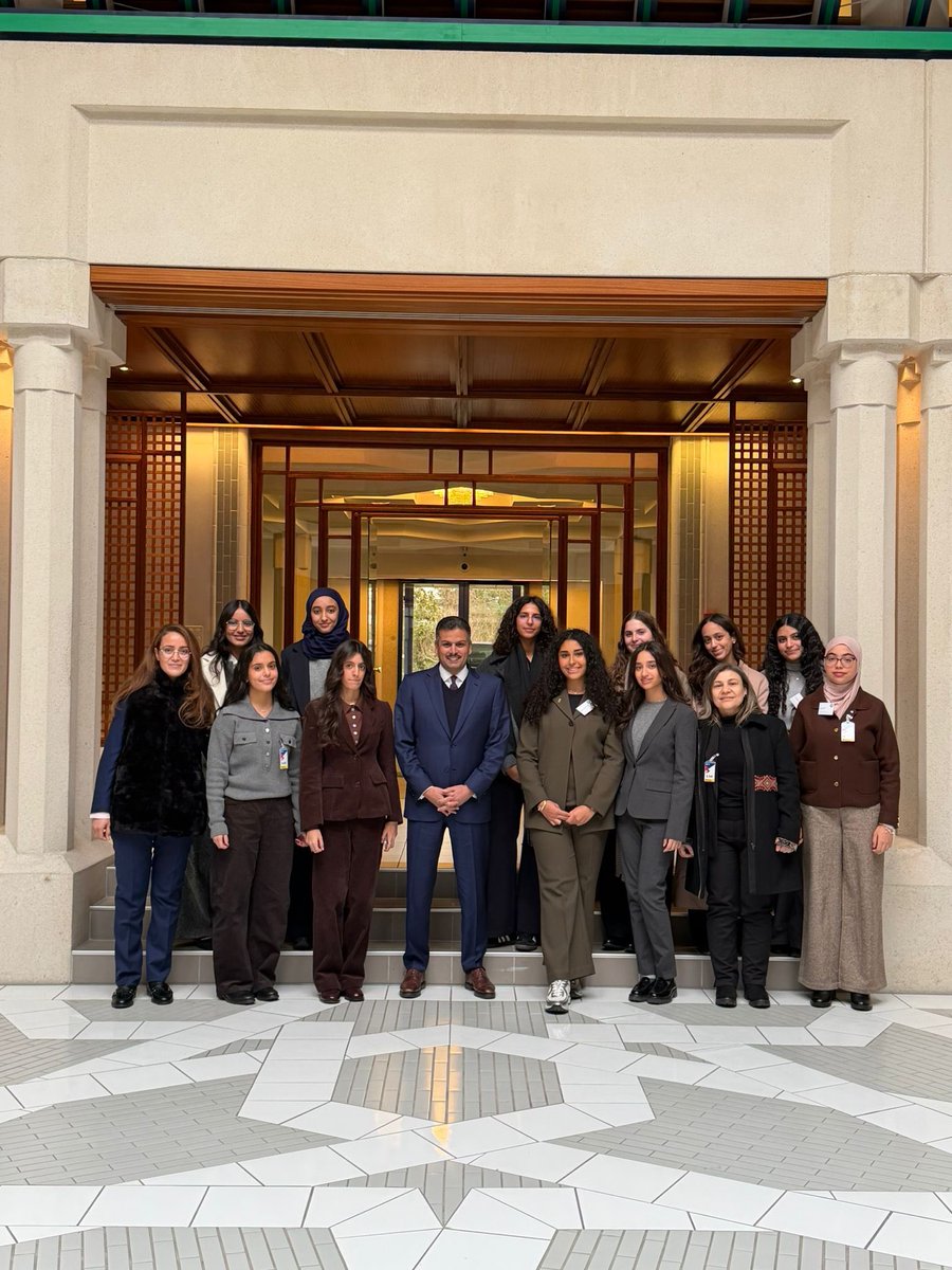 KSAPermanentGVA's tweet photo. استقبل المندوب الدائم للمملكة 🇸🇦 لدى @UNGeneva السفير عبدالمحسن بن خثيلة، وفدًا من طلاب مدارس نجد الأهلية، وذلك على هامش زيارتهم التعليمية إلى جنيف، ومشاركتهم في برنامج FERMUN، وزيارتهم لعدد من المنظمات الدولية. مشيدًا بدور مثل هذه البرامج في صقل مهارات الشباب، وإعدادهم للتمثيل الفاعل للمملكة على الصعيد الدولي.