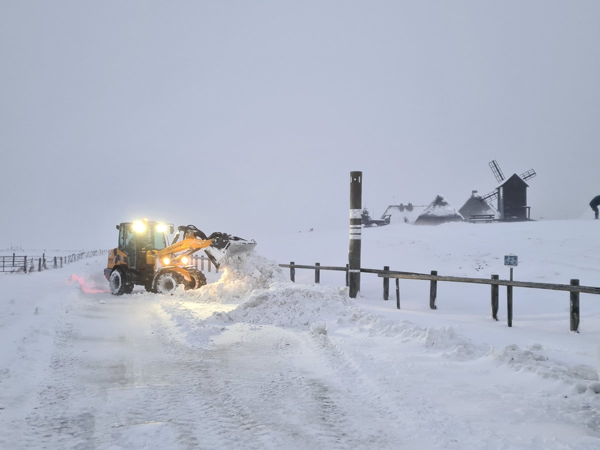 Kachelmannwettr's tweet image. Beeindruckende Bilder von Langeneß (Hallig). Tiefster Winter an der Nordsee! Danke an Anne!

Wetterfotos ansehen und hochladen:
kachelmannwetter.com/de/wetterfotos…
/FR
