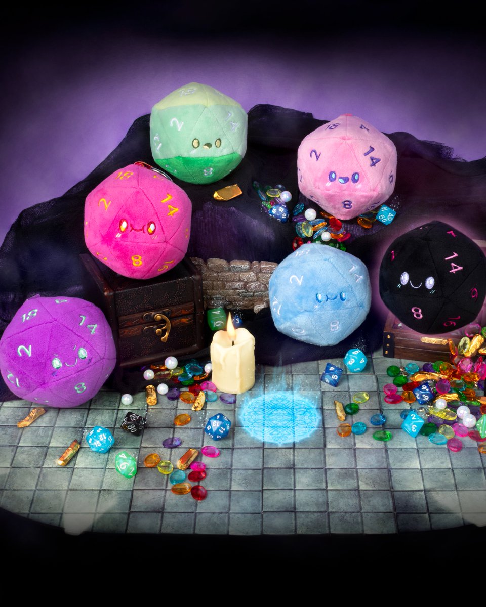 ATTENTION TRAVELERS, BARDS, ROGUES, AND JESTERS!!! The Squishable Blind D20 Dice are now available for PREORDER!!! Preorders are expected to ship out next month, so DM's, get ready to ROLL! 🧙‍♂️🧚🍄‍🟫

✨ D20 Blind Box: squishable.com/products/d20-b… ✨