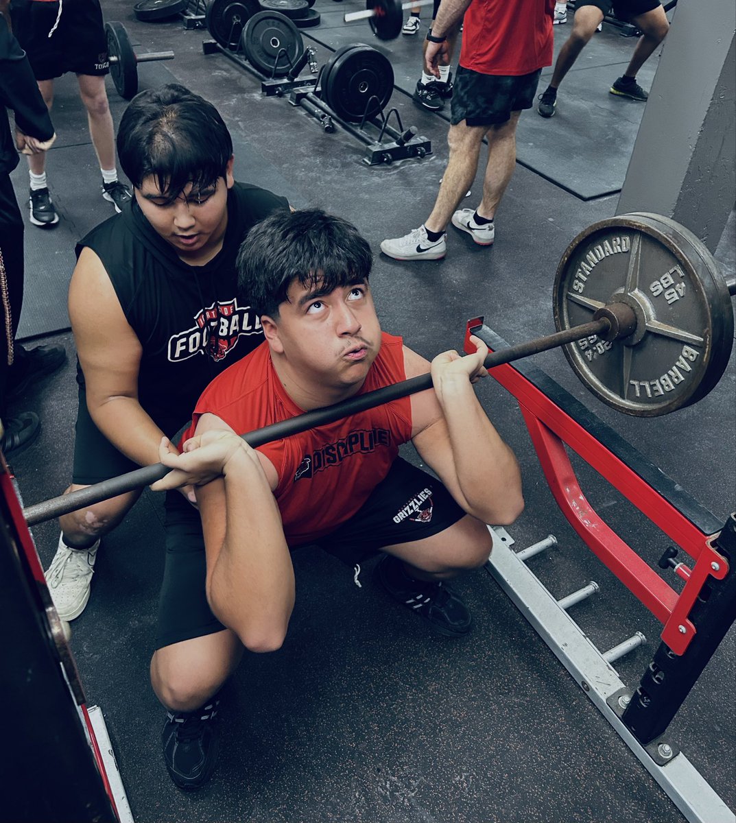 NHS Grizzly Football tweet media